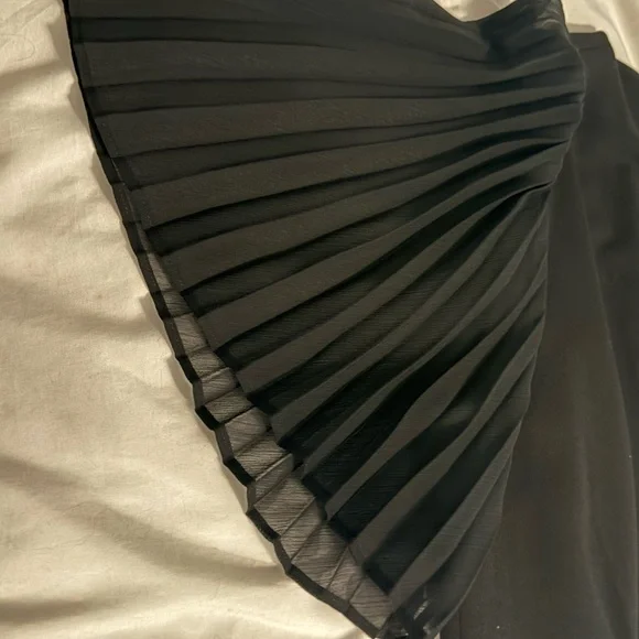 Calvin Klein women’s black sheath dress with flutter sleeve size medium - Picture 5 of 12